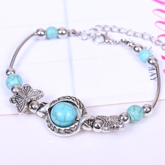 Turquoise & Silver Bracelet - Picture 1 of 3